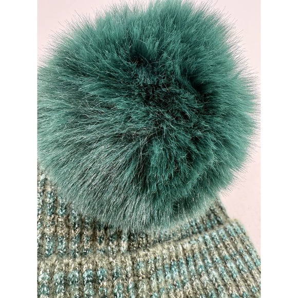 Time and Tru Cable Knit Beanie Winter Hat Faux Fur Pom Green One Size New - Picture 5 of 5